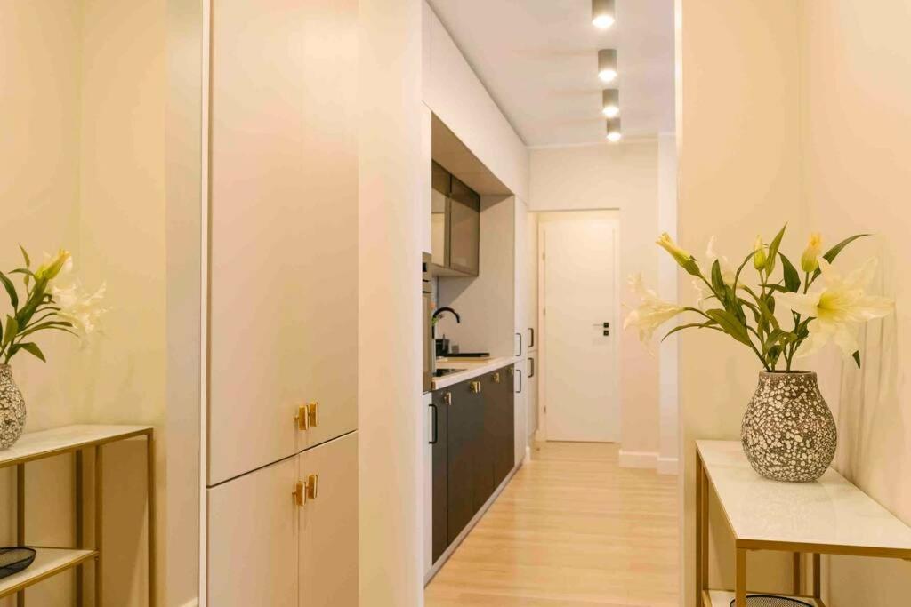 Sunny 2br Flat-top Location-amazing Views Appartamento Bucarest