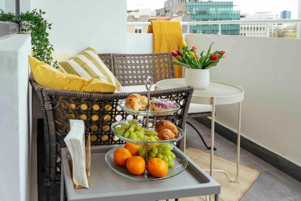 Sunny 2br Flat-top Location-amazing Views Appartamento *