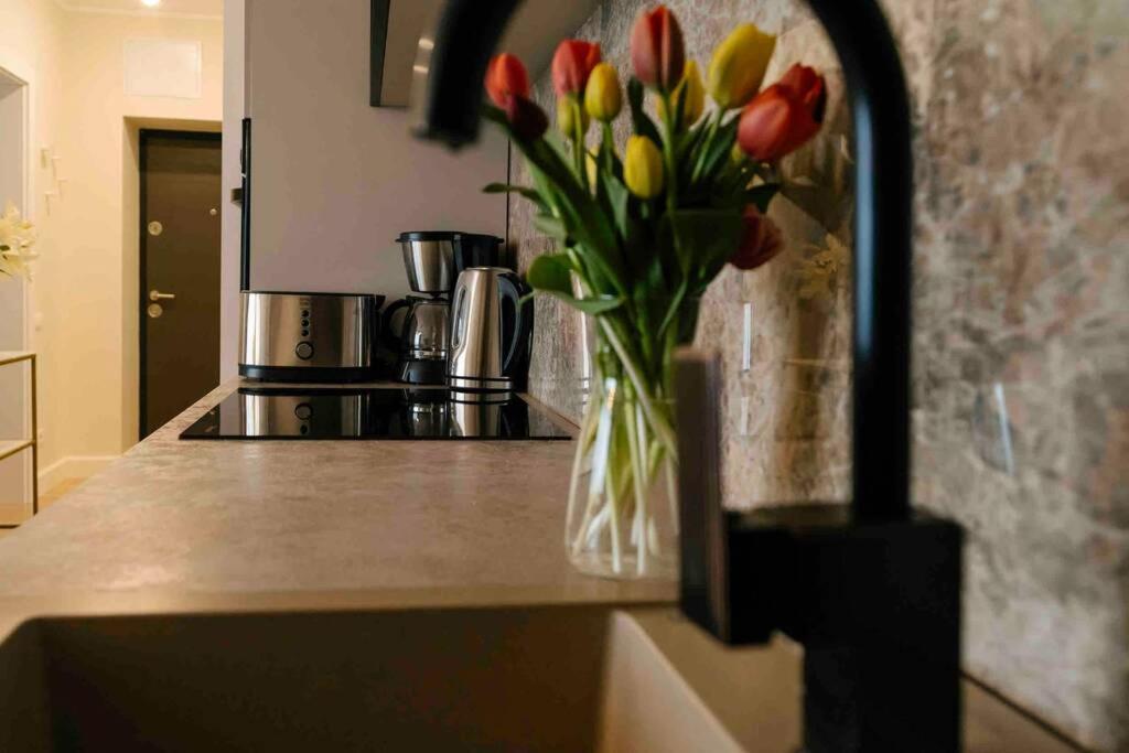 Sunny 2br Flat-top Location-amazing Views Appartamento