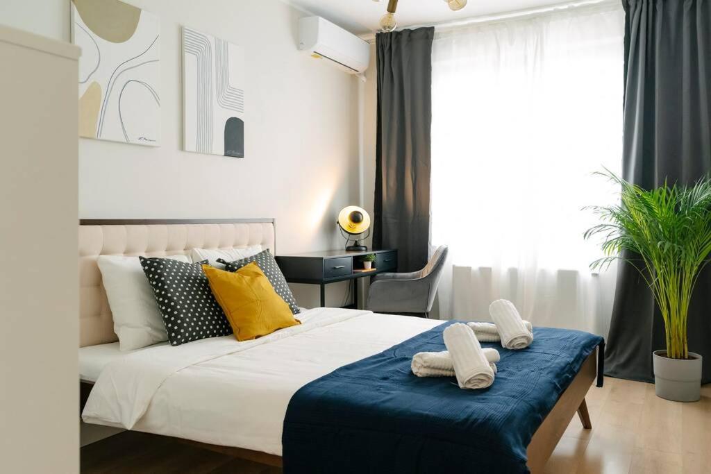 Sunny 2br Flat-top Location-amazing Views Appartamento