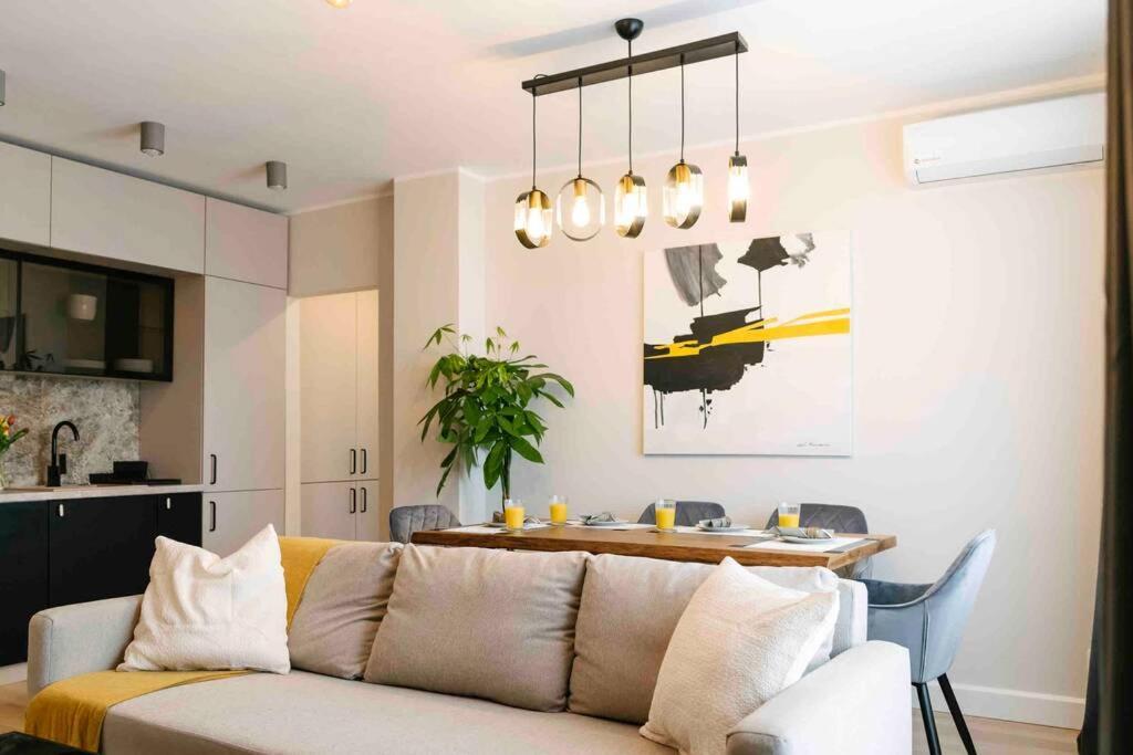 Sunny 2br Flat-top Location-amazing Views Bucarest