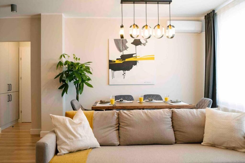 Sunny 2br Flat-top Location-amazing Views Bucharest