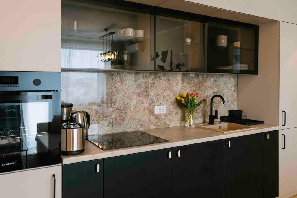 Sunny 2br Flat-top Location-amazing Views Bucarest