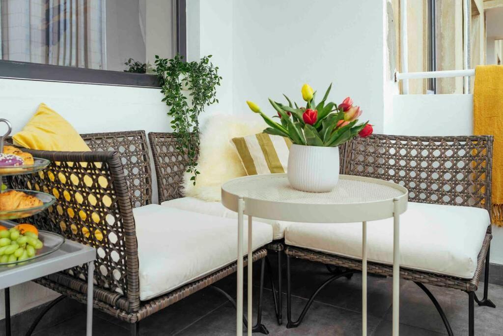 Sunny 2br Flat-top Location-amazing Views Bucarest